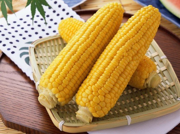 Корисна або шкідлива кукурудза, в чому її корисні властивості