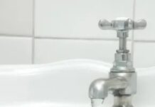 Чому вода в пляшках є фінансовою дірою (і як це виправити)