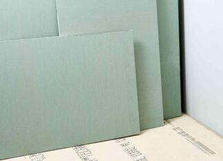 Почему зеленый гипсокартон устарел для душевых (и что использовать вместо него)