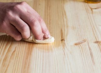 Comment enlever la colle du bois : un guide de bricolage pour un nettoyage en toute sécurité